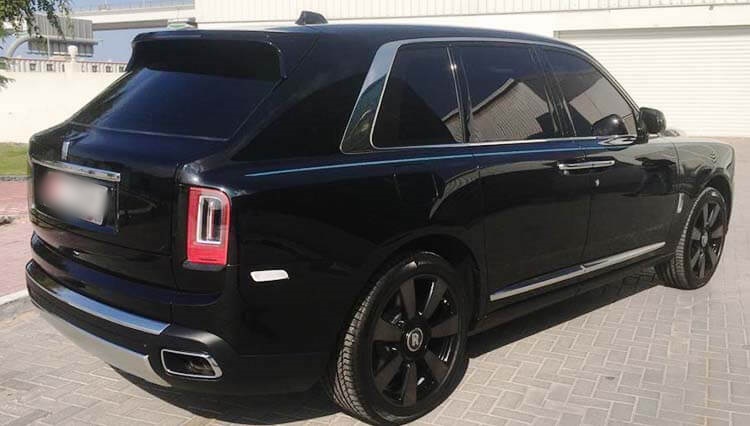 Hire Rolls Royce Cullinan in Dubai