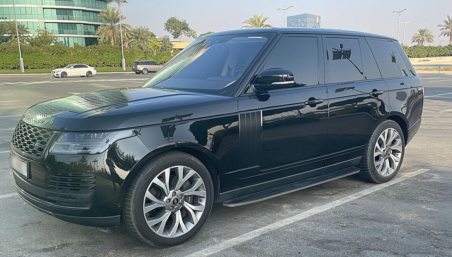 Land Rover Vogue Rental Dubai