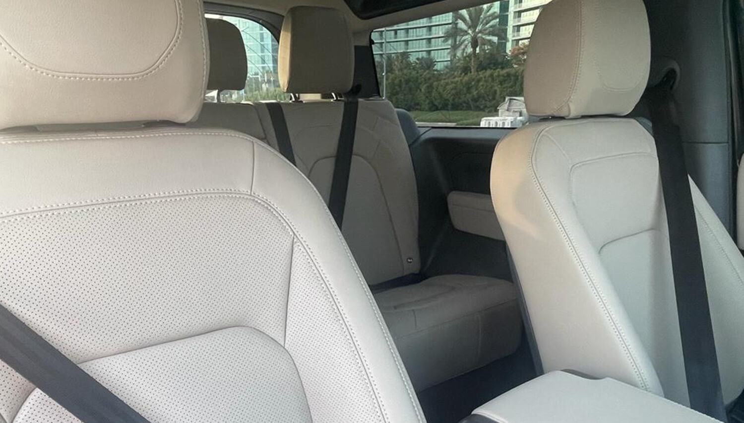 Range Rover Defender 2023 2 Doors Rent in Dubai