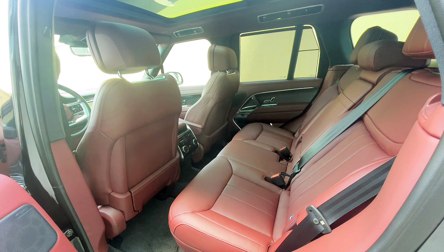 Range Rover Vogue 2024 in Dubai