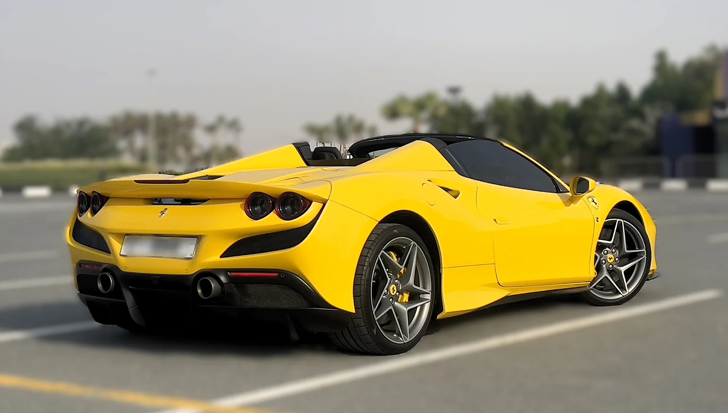 Louer Ferrari F8 Spider Dubaï