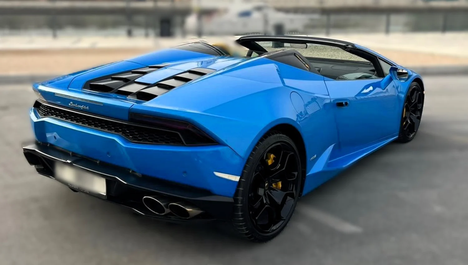 Dubai Lamborghini Huracan EVO Spyder Rental