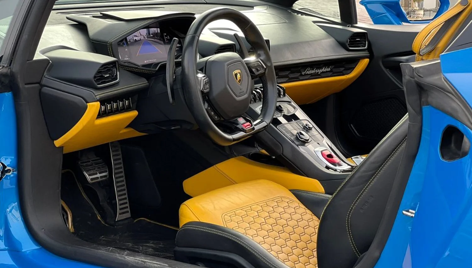 Lamborghini Huracan EVO Spyder Rent in Dubai