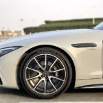 Mieten Sie den Mercedes SL43 in Dubai